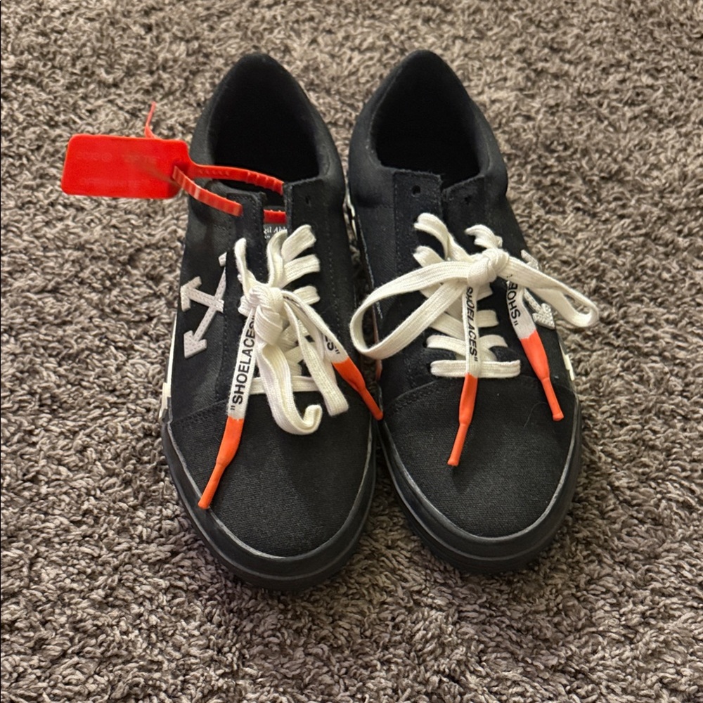 2018 OFF-WHITE vulc low black vans size 39